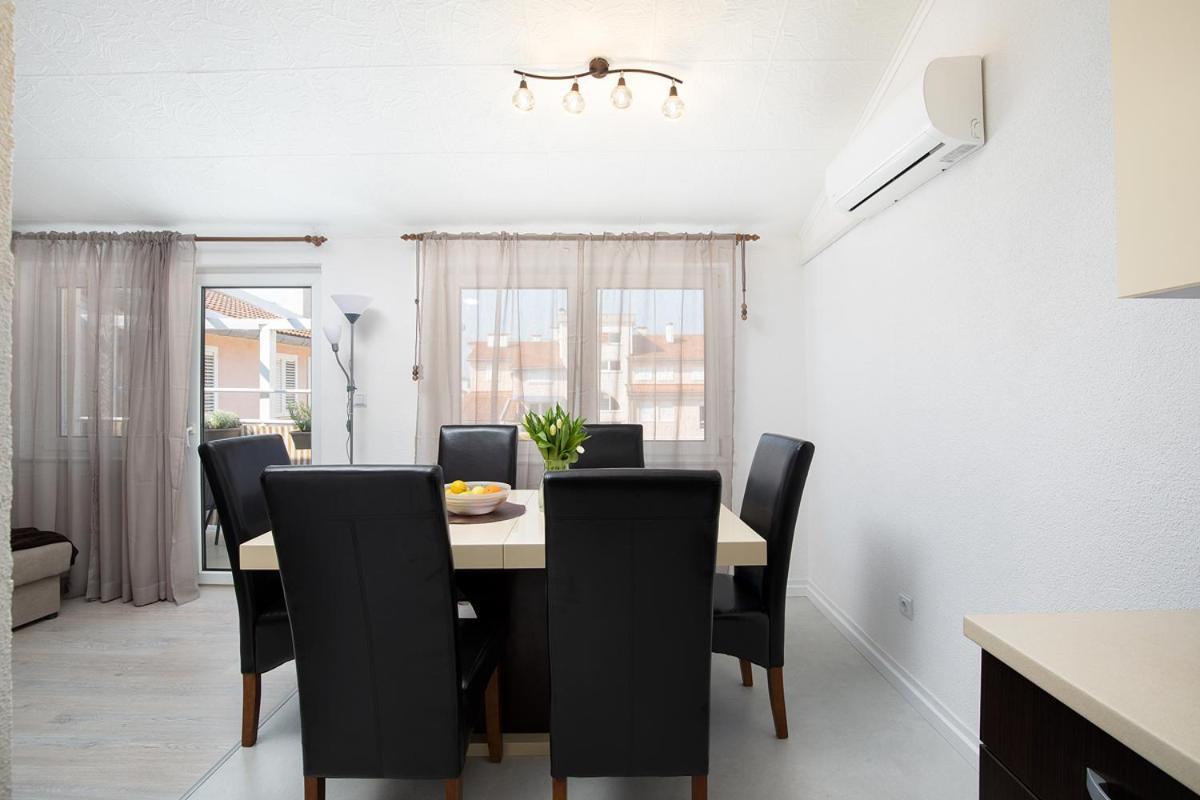 Apartment Aston Pula Exterior photo