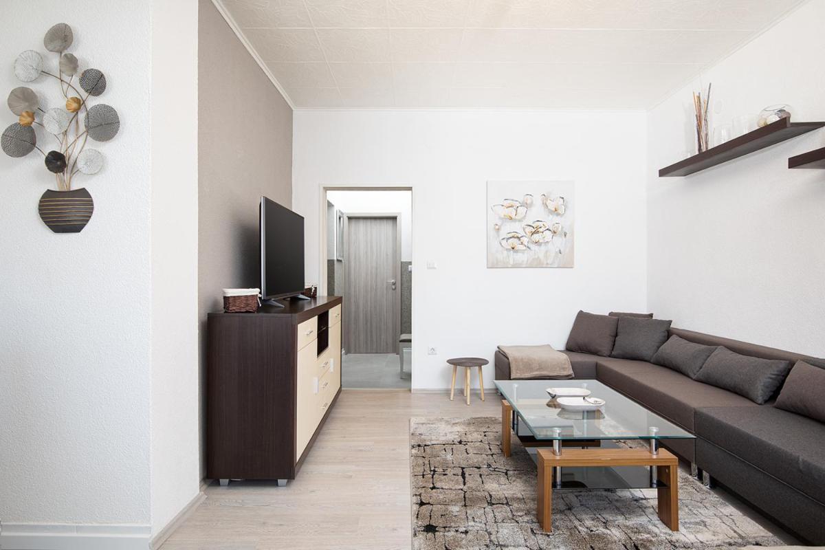 Apartment Aston Pula Exterior photo