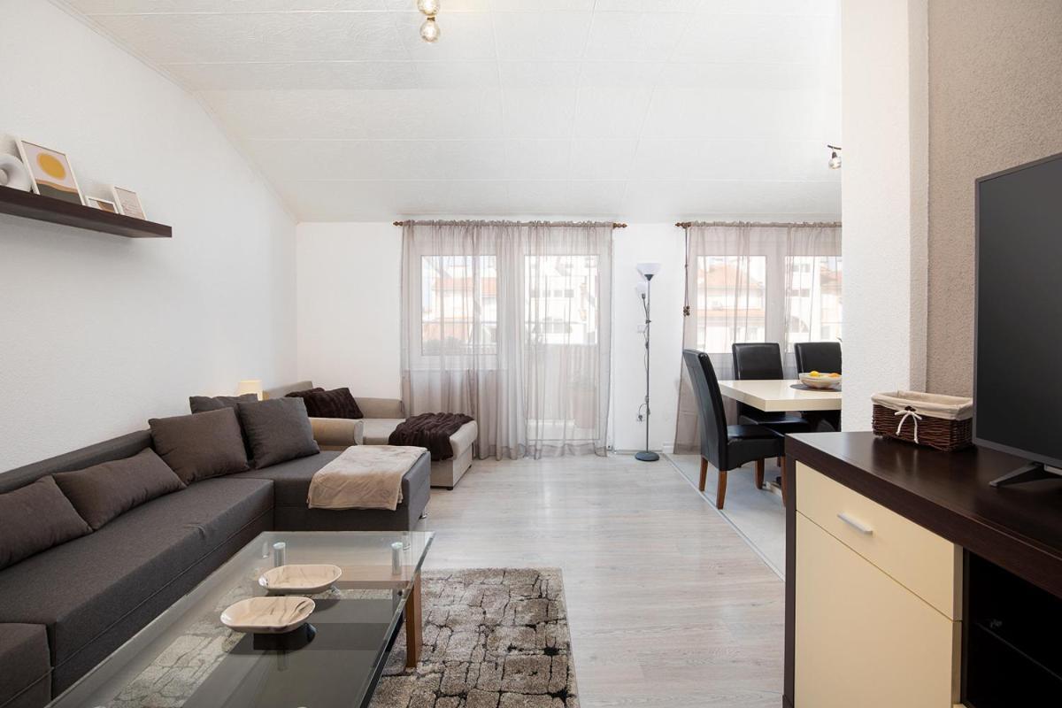 Apartment Aston Pula Exterior photo
